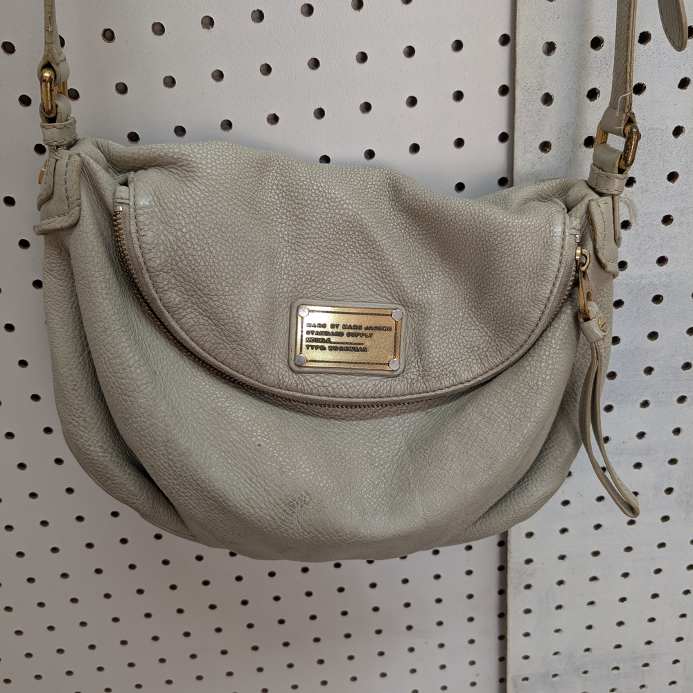 Marc Jacobs Natasha Q Classic Crossbody - AS IS, VERY USED CONDITON - Picture 2 of 8